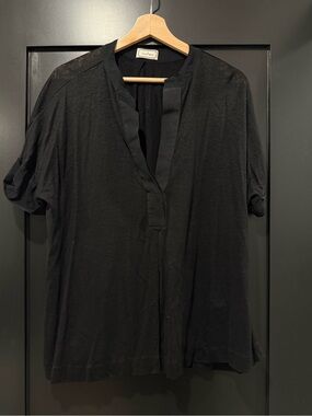 Saint Tropez Black V-Neck Short Sleeve Blouse